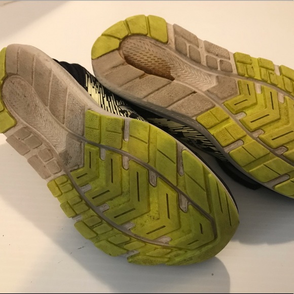 New Balance Running Shoes - Picture 4 of 7